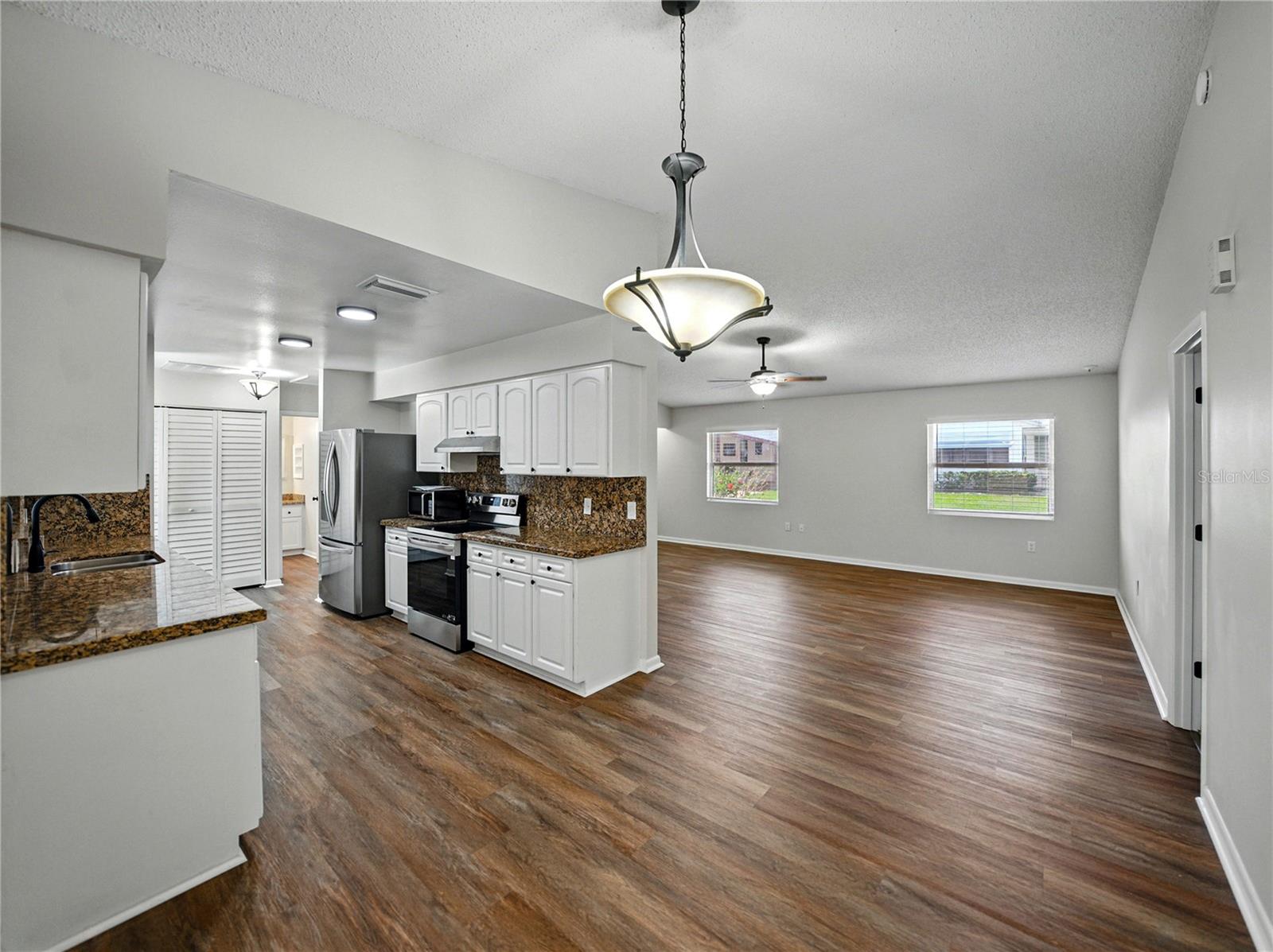 Image 15 of 55 For 4965 Goldenview Lane