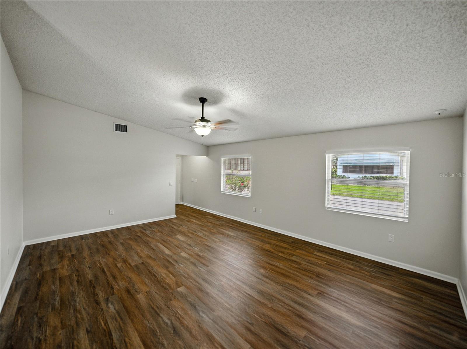 Image 16 of 55 For 4965 Goldenview Lane