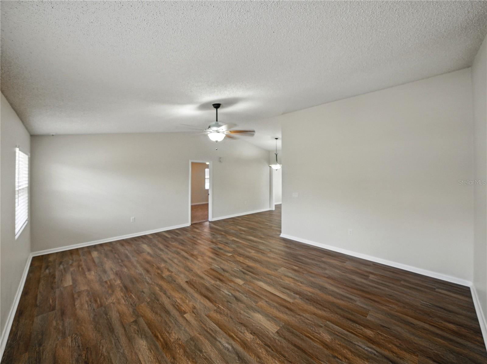 Image 18 of 55 For 4965 Goldenview Lane