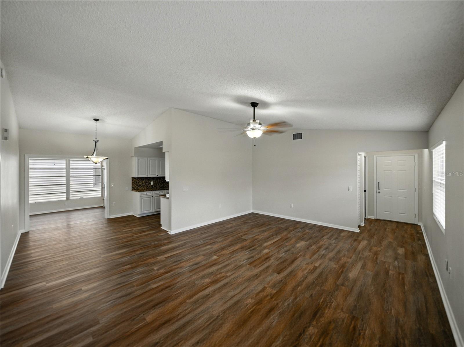 Image 19 of 55 For 4965 Goldenview Lane