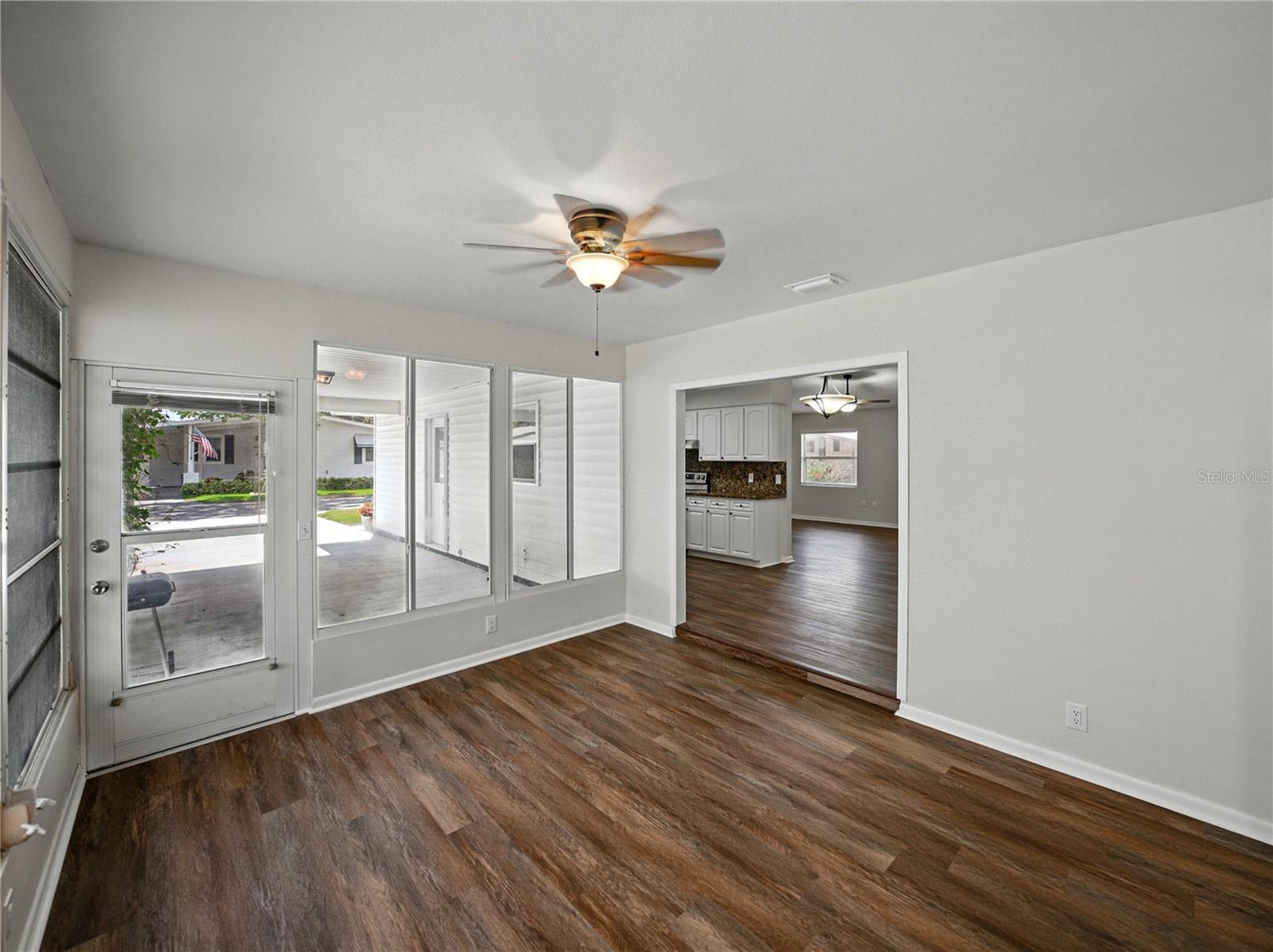 Image 22 of 55 For 4965 Goldenview Lane