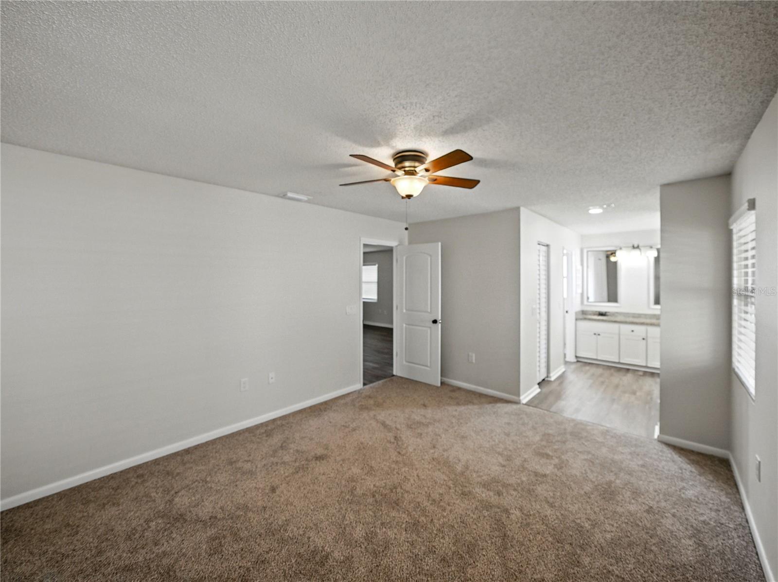 Image 24 of 55 For 4965 Goldenview Lane