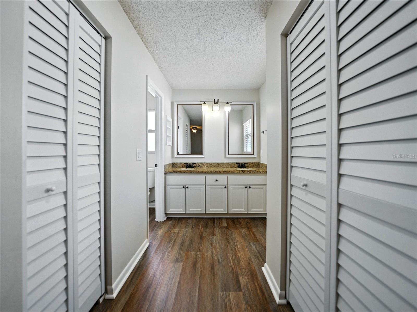 Image 25 of 55 For 4965 Goldenview Lane
