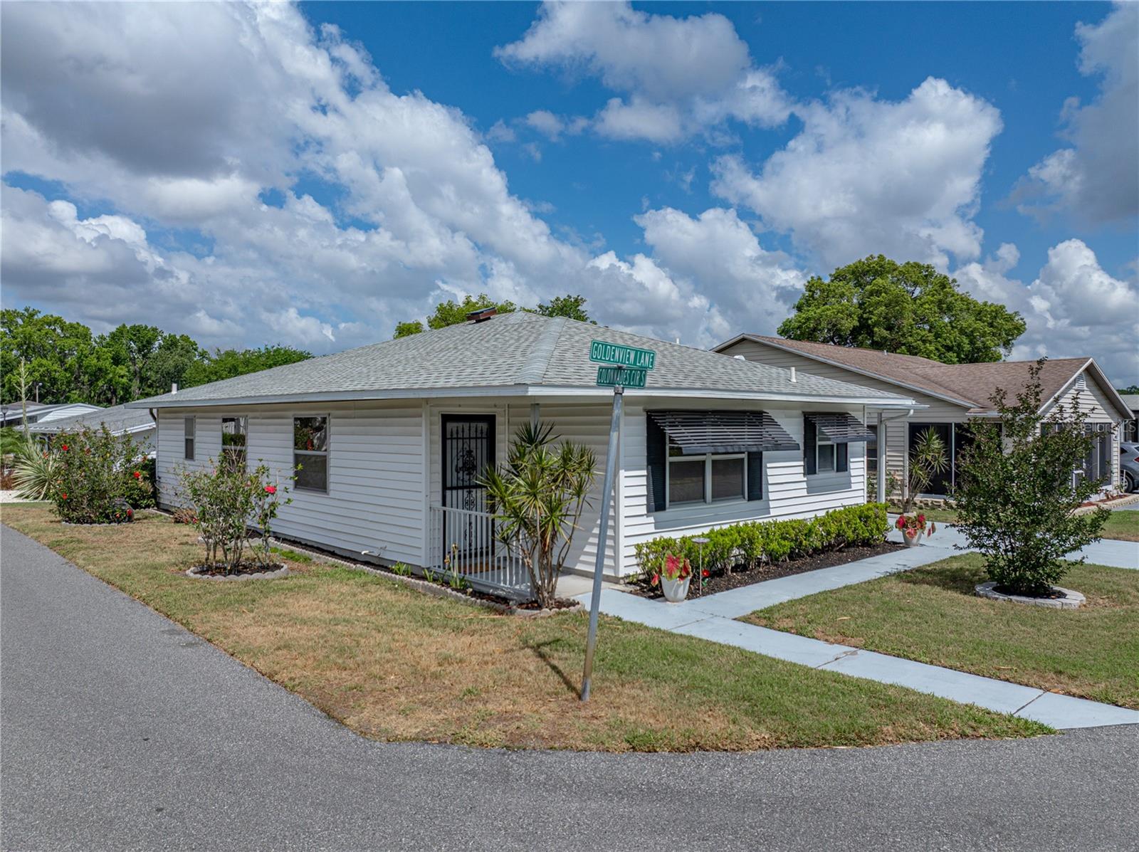 Image 3 of 55 For 4965 Goldenview Lane