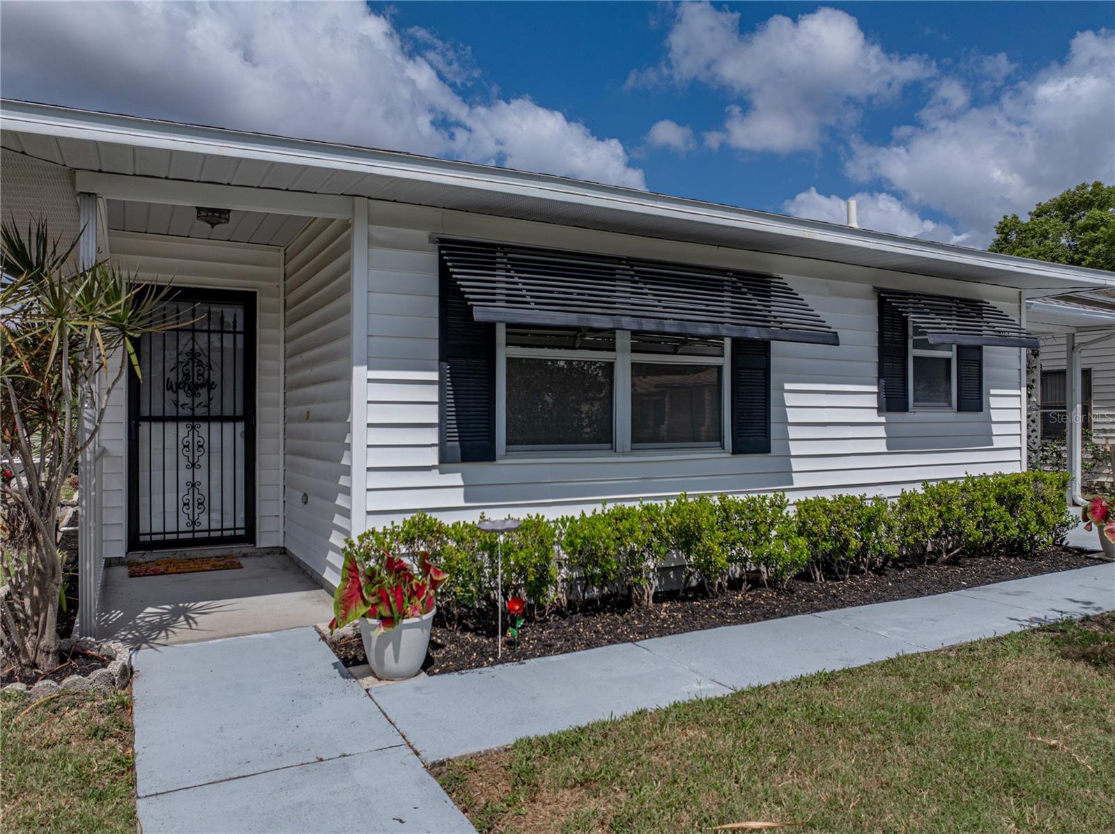 Image 4 of 55 For 4965 Goldenview Lane