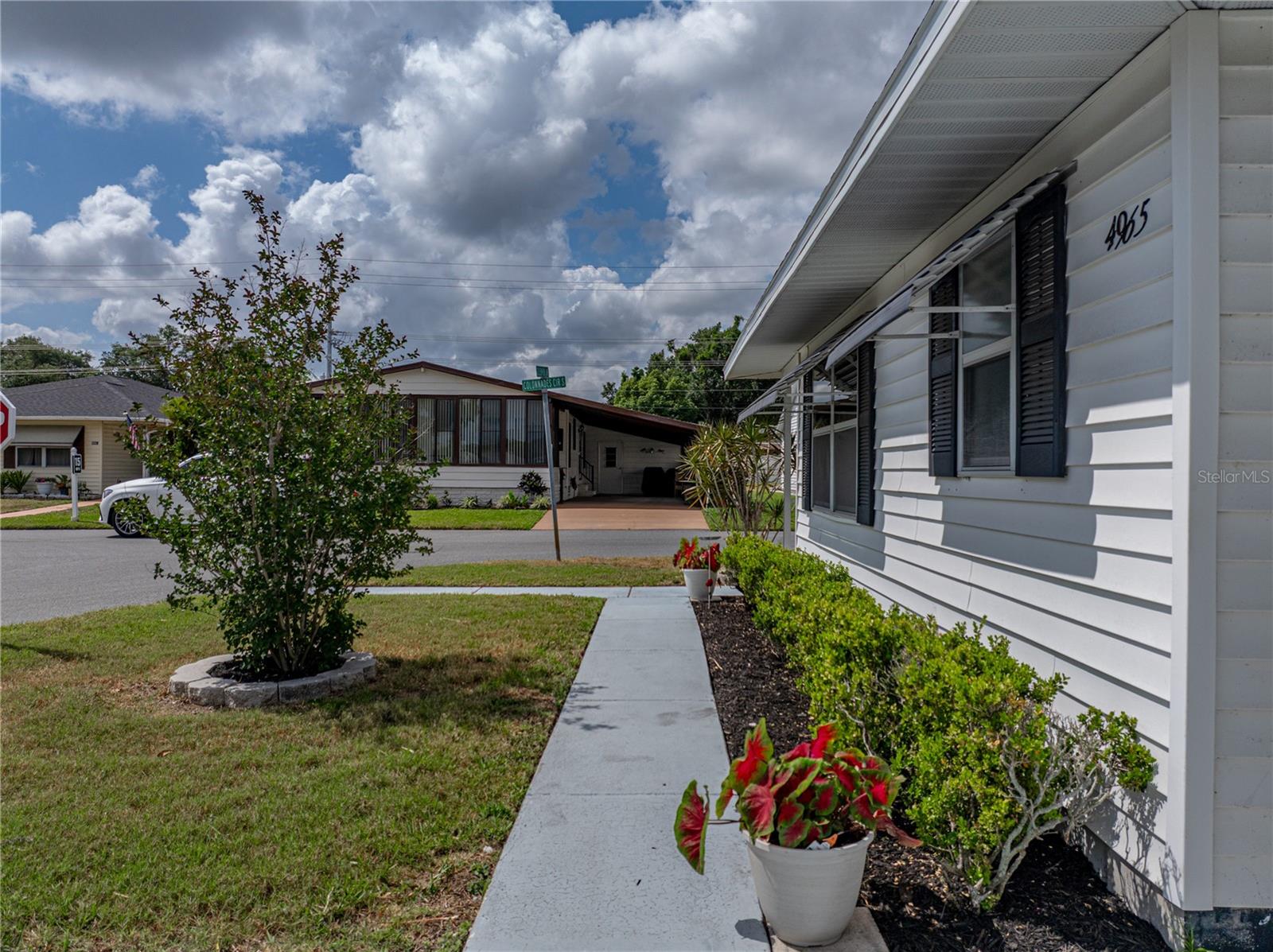 Image 5 of 55 For 4965 Goldenview Lane