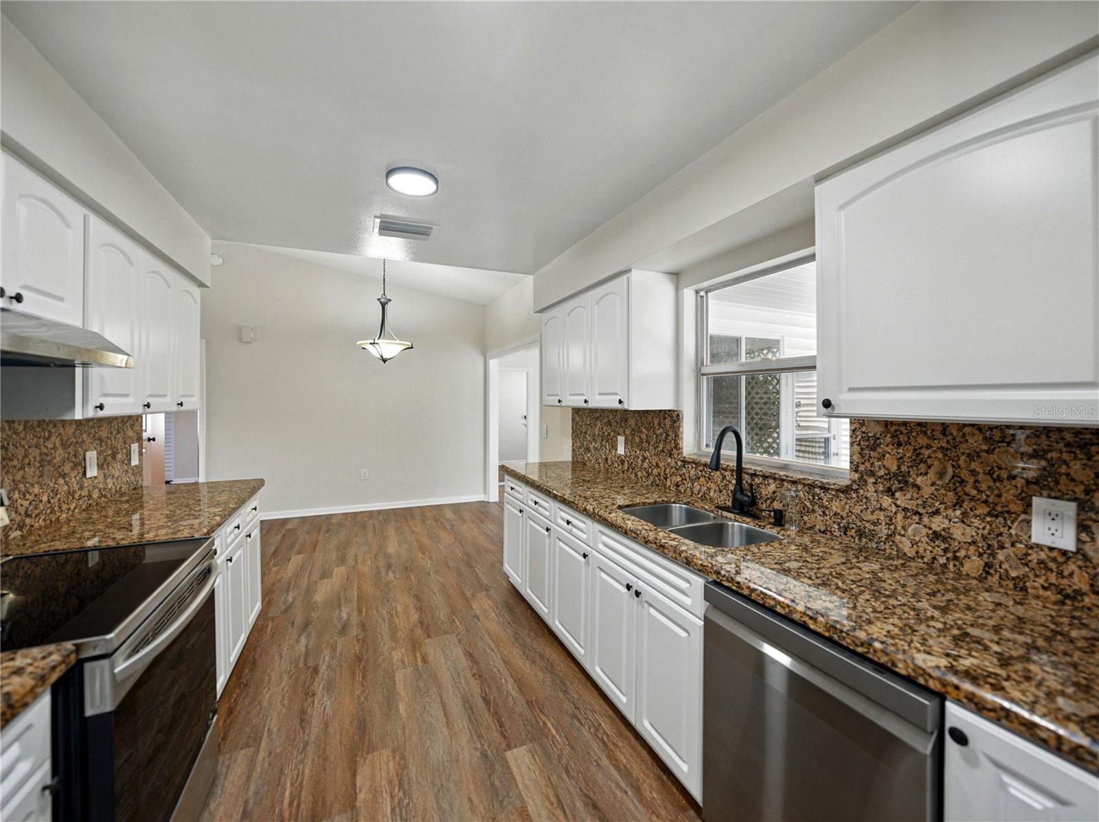 Image 9 of 55 For 4965 Goldenview Lane