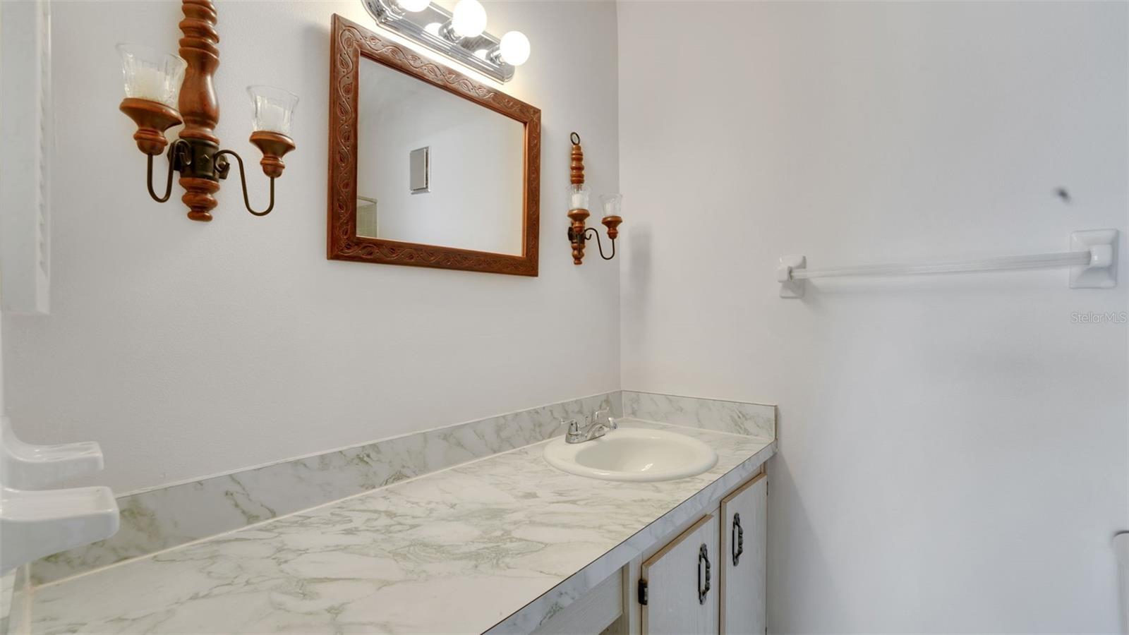 Image 21 of 37 For 2500 21st Street Nw 78