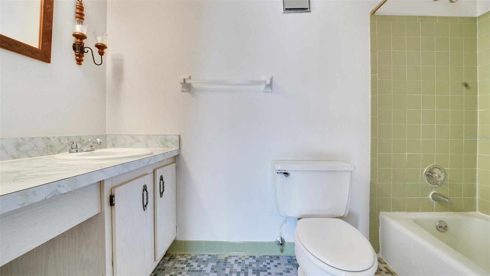 Image 22 of 37 For 2500 21st Street Nw 78