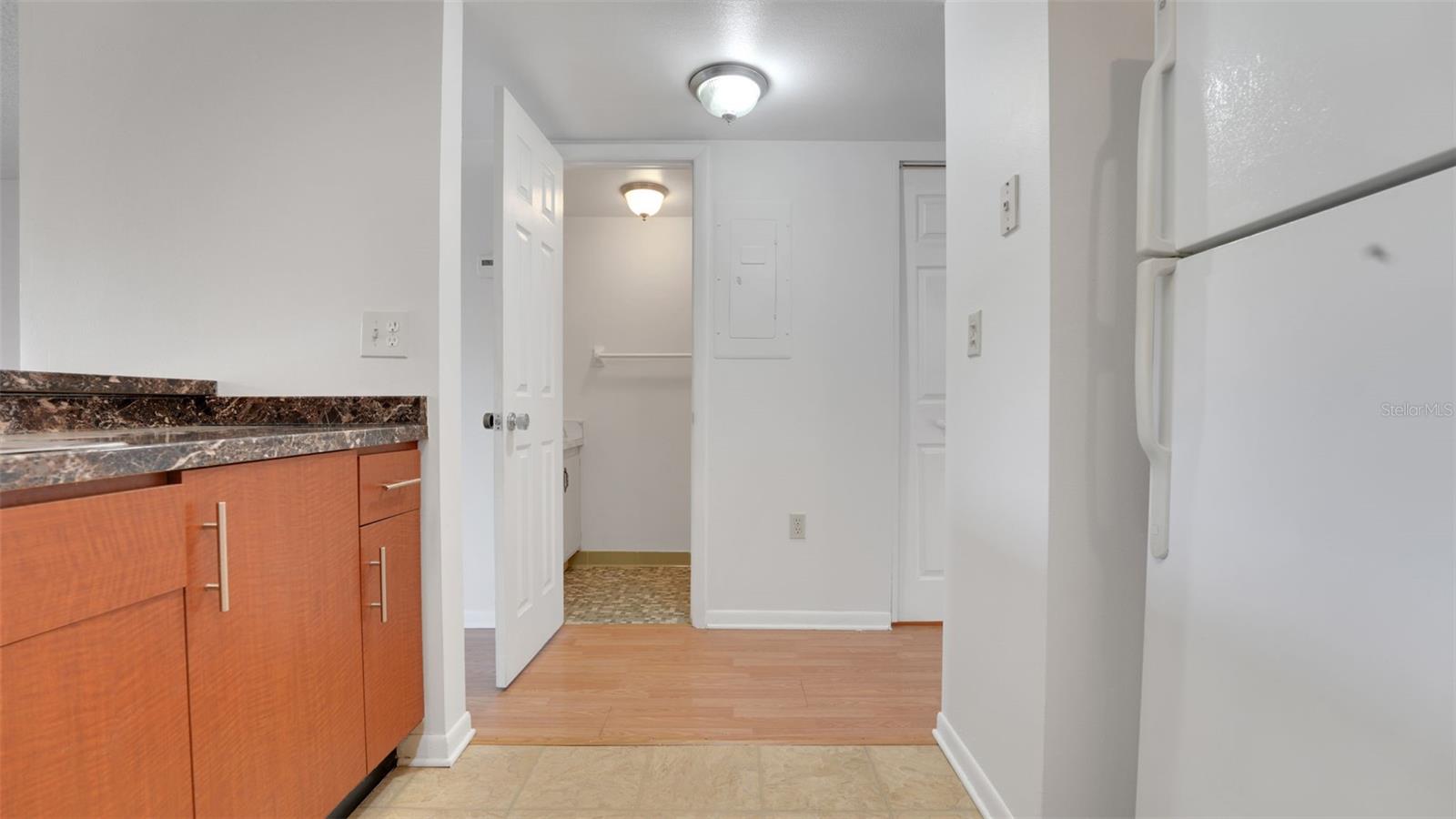 Image 9 of 37 For 2500 21st Street Nw 78