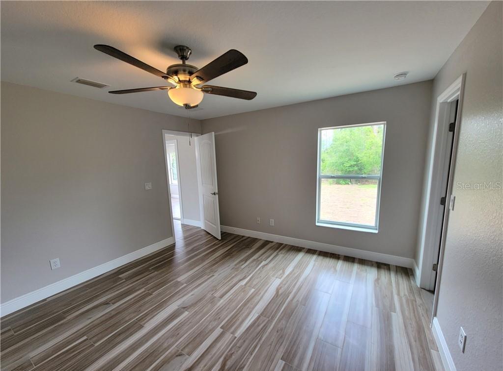 Image 11 of 21 For 4410 Lake Haven Boulevard