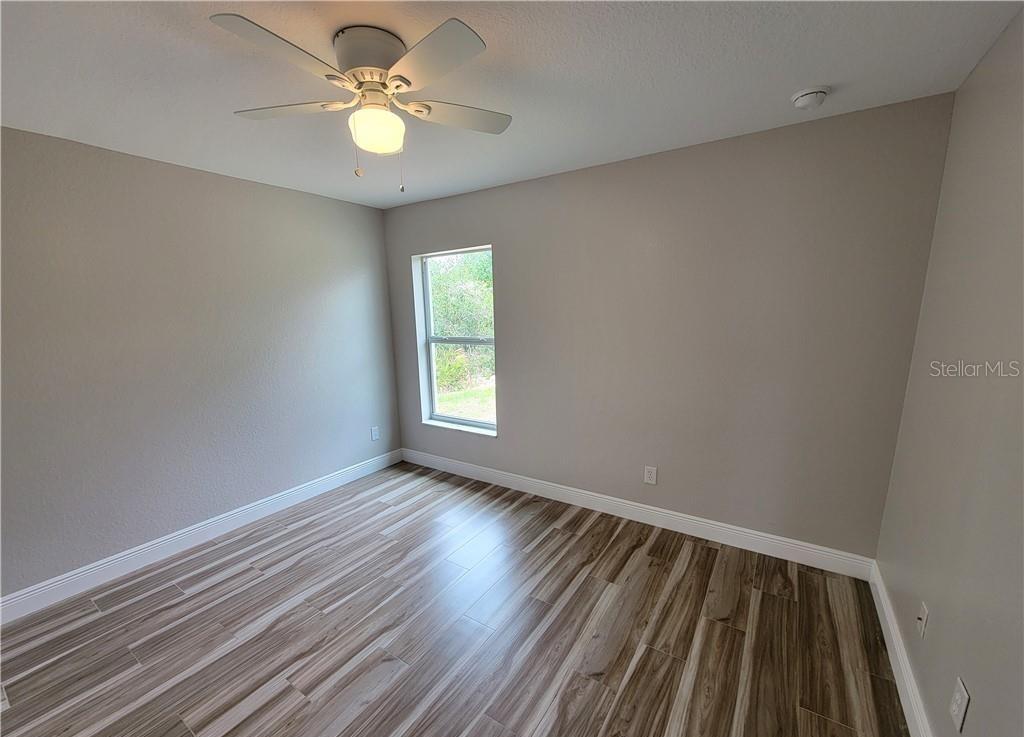 Image 15 of 21 For 4410 Lake Haven Boulevard