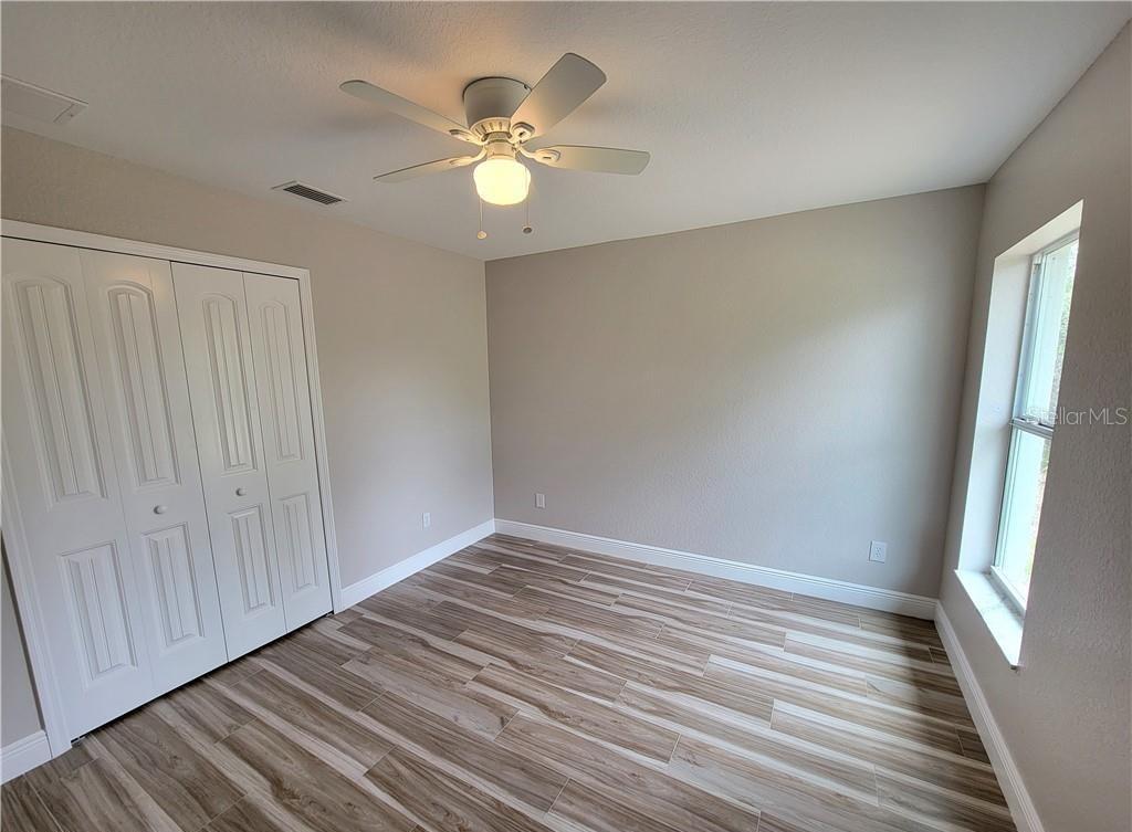 Image 16 of 21 For 4410 Lake Haven Boulevard