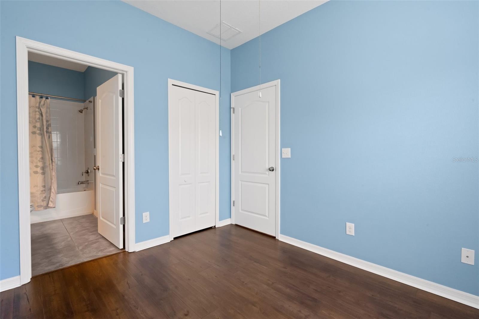 Image 19 of 26 For 4089 Shade Tree Lane