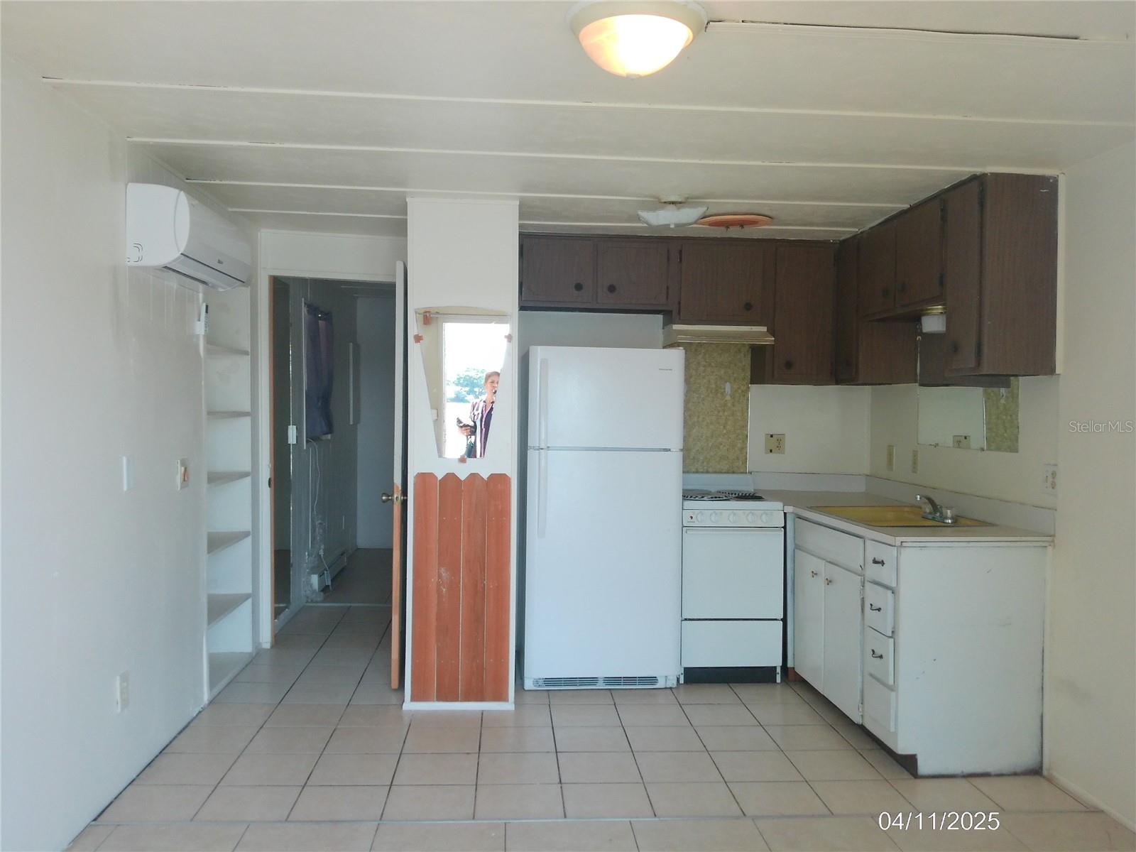 Image 4 of 16 For 1111 Cypress Gardens Boulevard Se 26