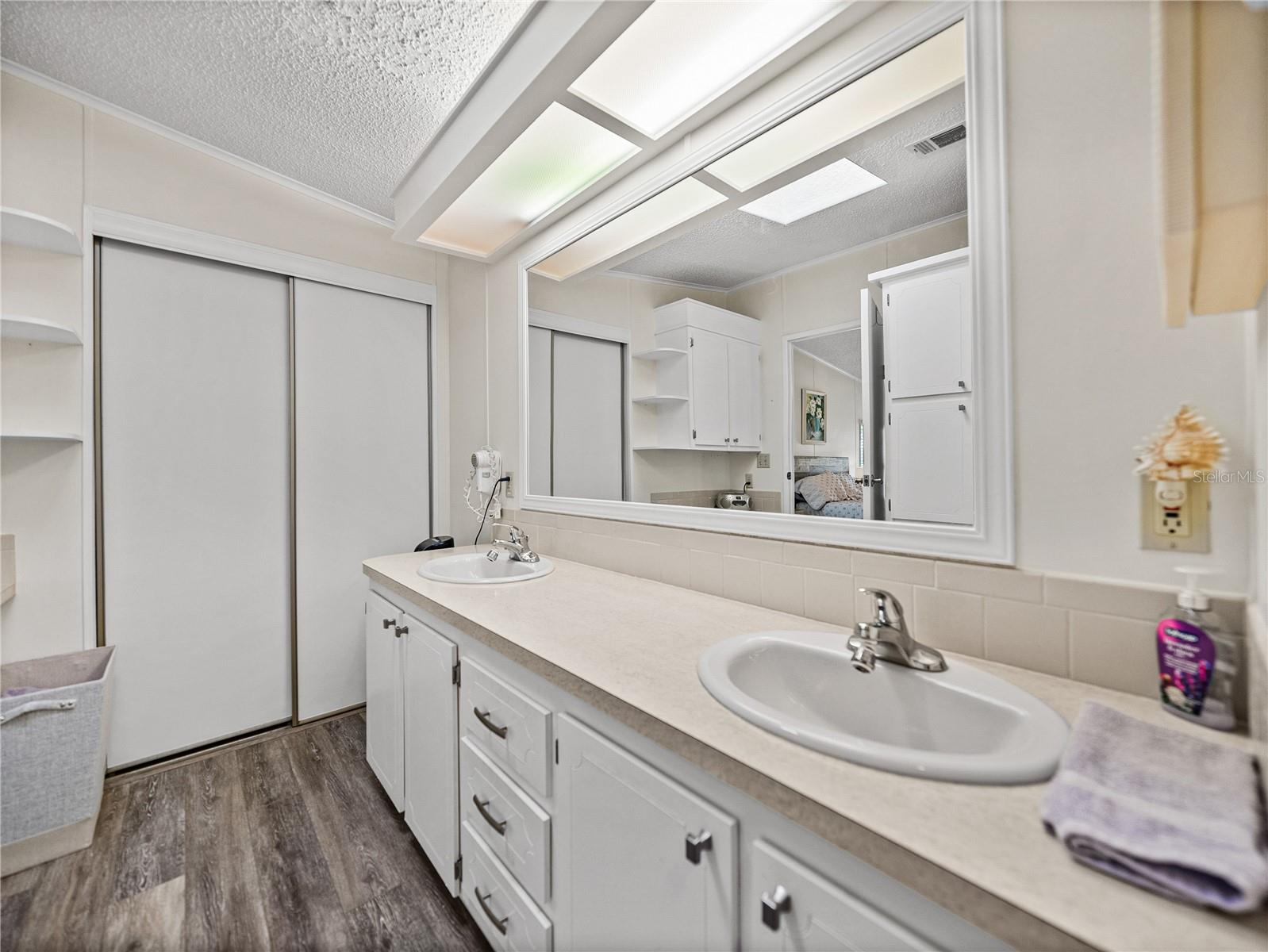 Image 21 of 54 For 1823 Sherwood Hill Drive