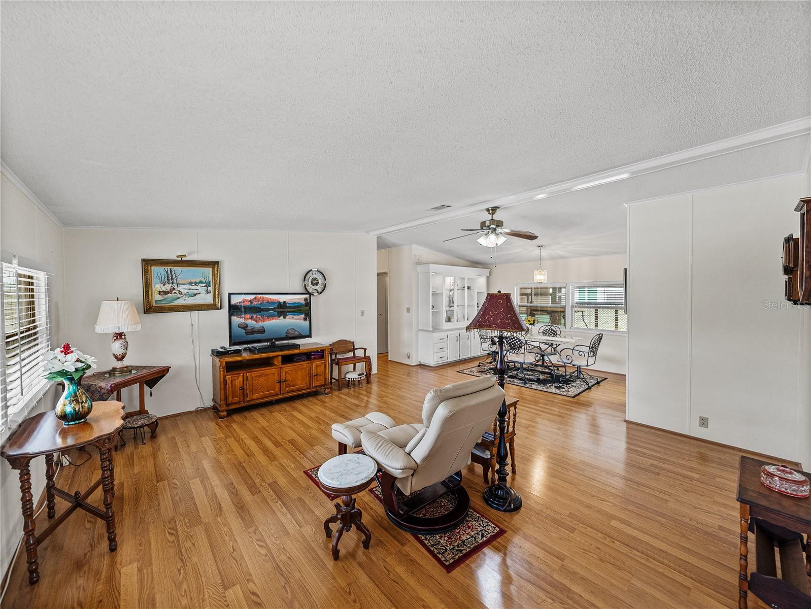 Image 4 of 54 For 1823 Sherwood Hill Drive