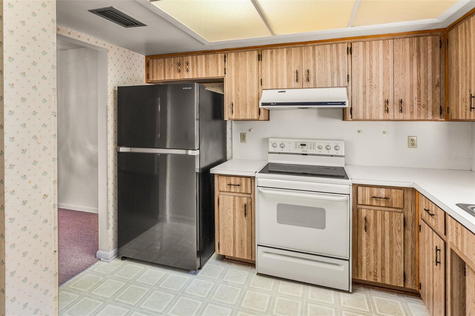 Image 9 of 23 For 697 Broadmoor Circle