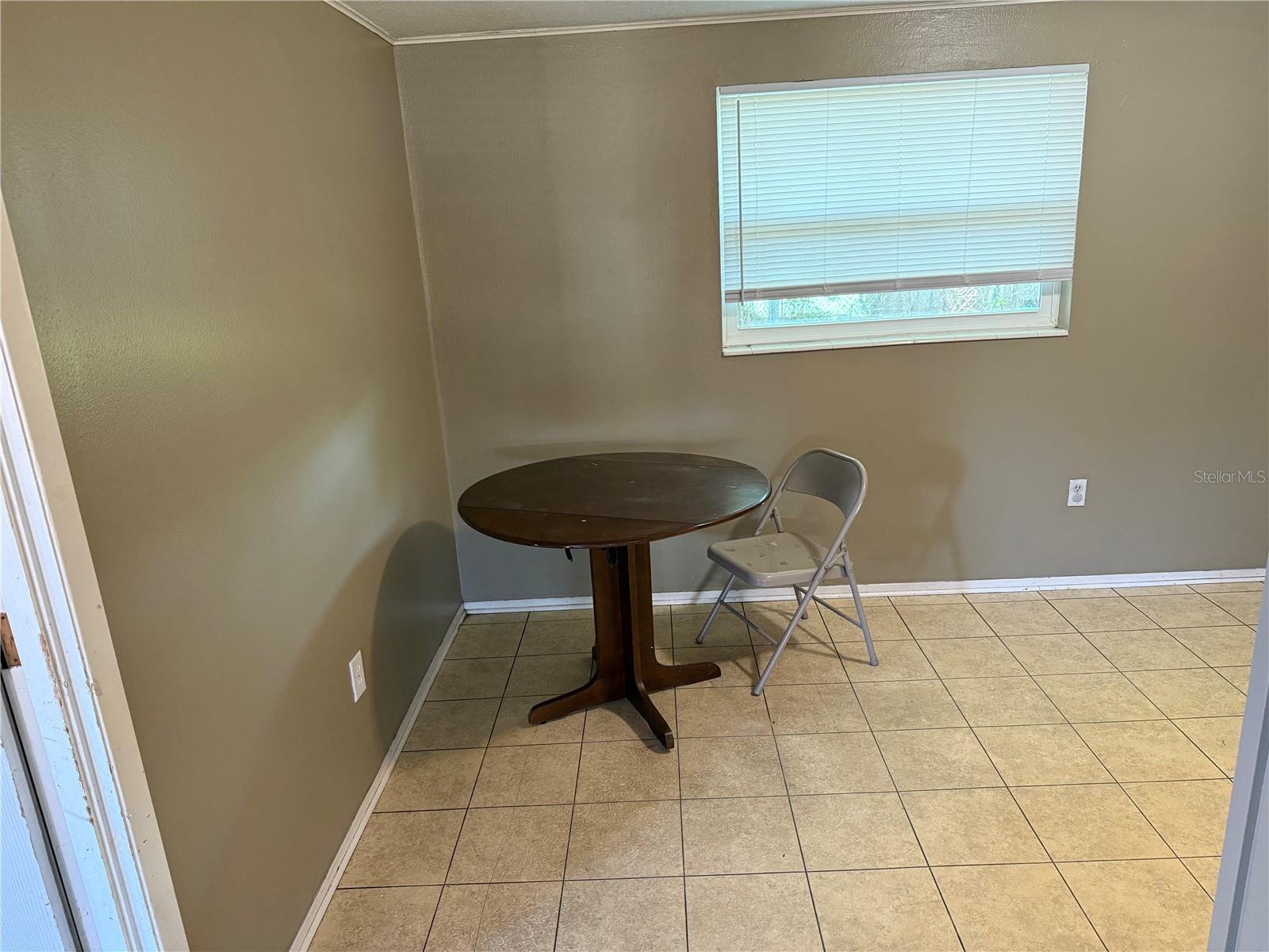 Listing photo id 8 for 1720 Kendrick Lane