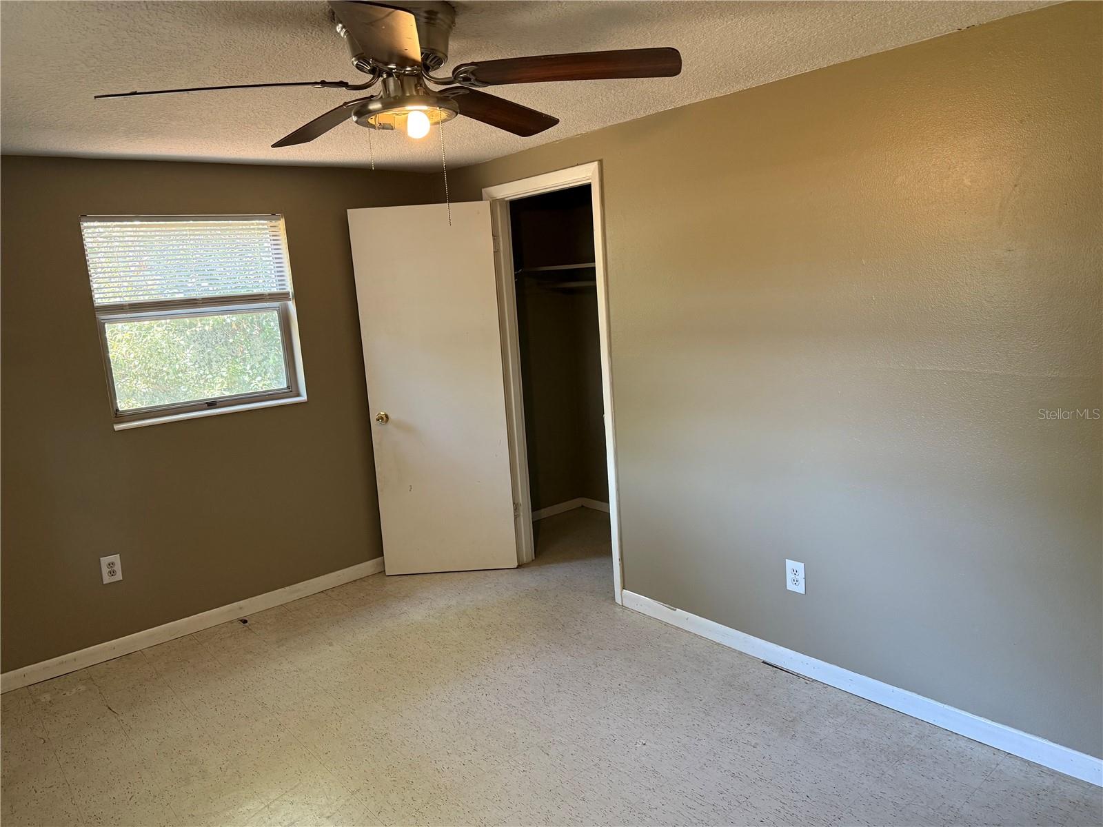 Listing photo id 11 for 1720 Kendrick Lane