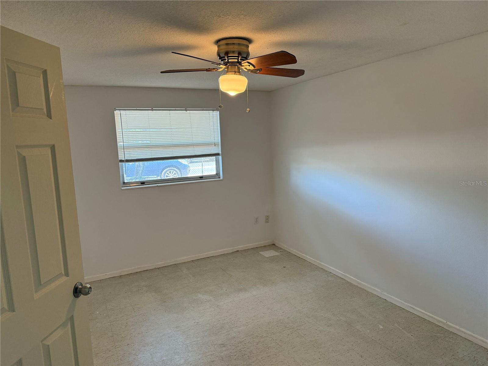 Listing photo id 14 for 1720 Kendrick Lane