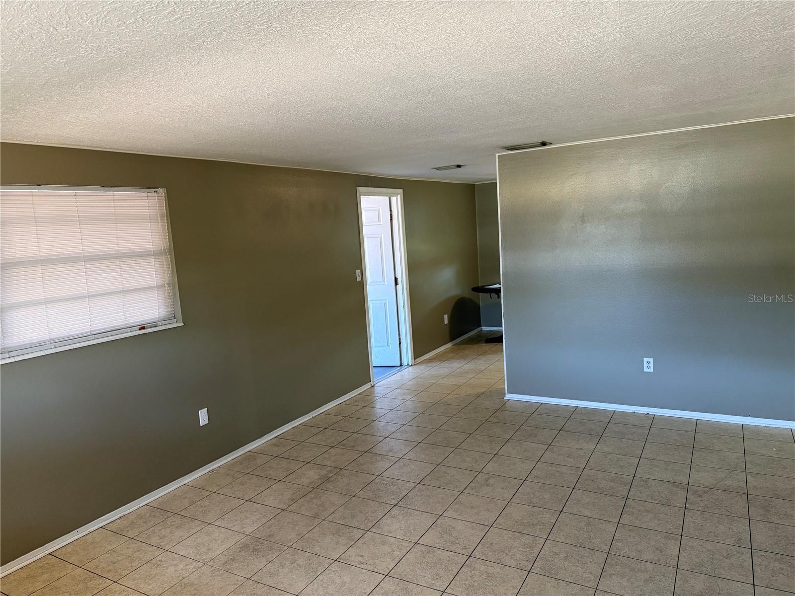 Listing photo id 16 for 1720 Kendrick Lane