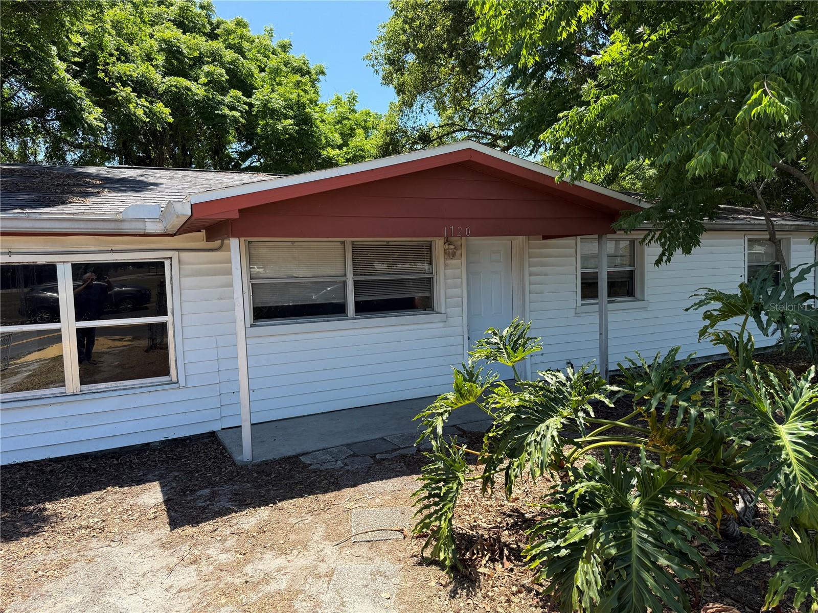 Listing photo id 0 for 1720 Kendrick Lane