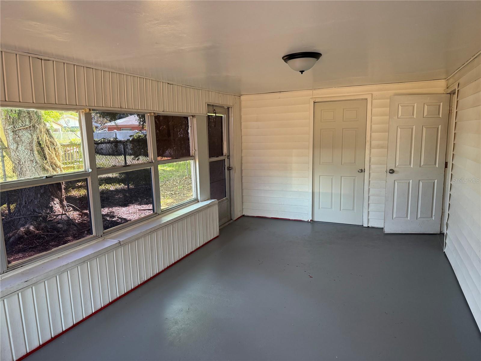 Listing photo id 22 for 1720 Kendrick Lane