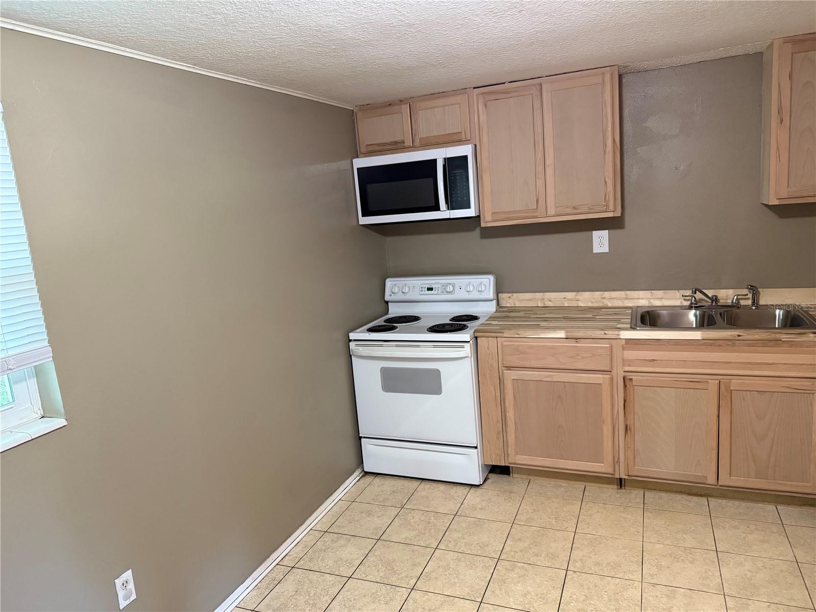 Listing photo id 6 for 1720 Kendrick Lane