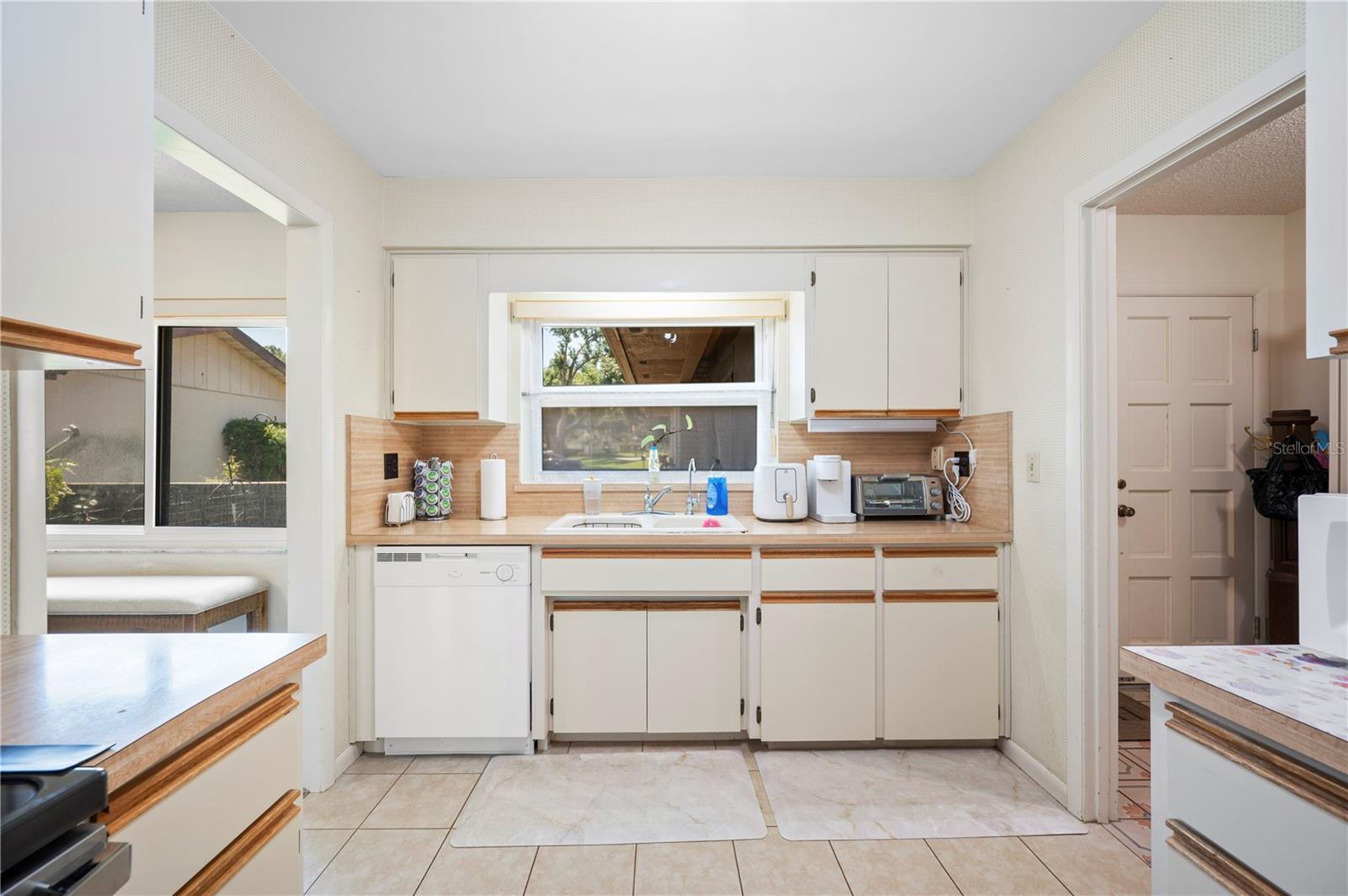 Image 12 of 46 For 375 Troon Court