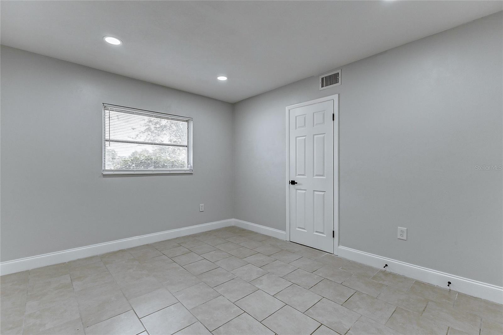Image 16 of 24 For 1928 3rd Street Ne