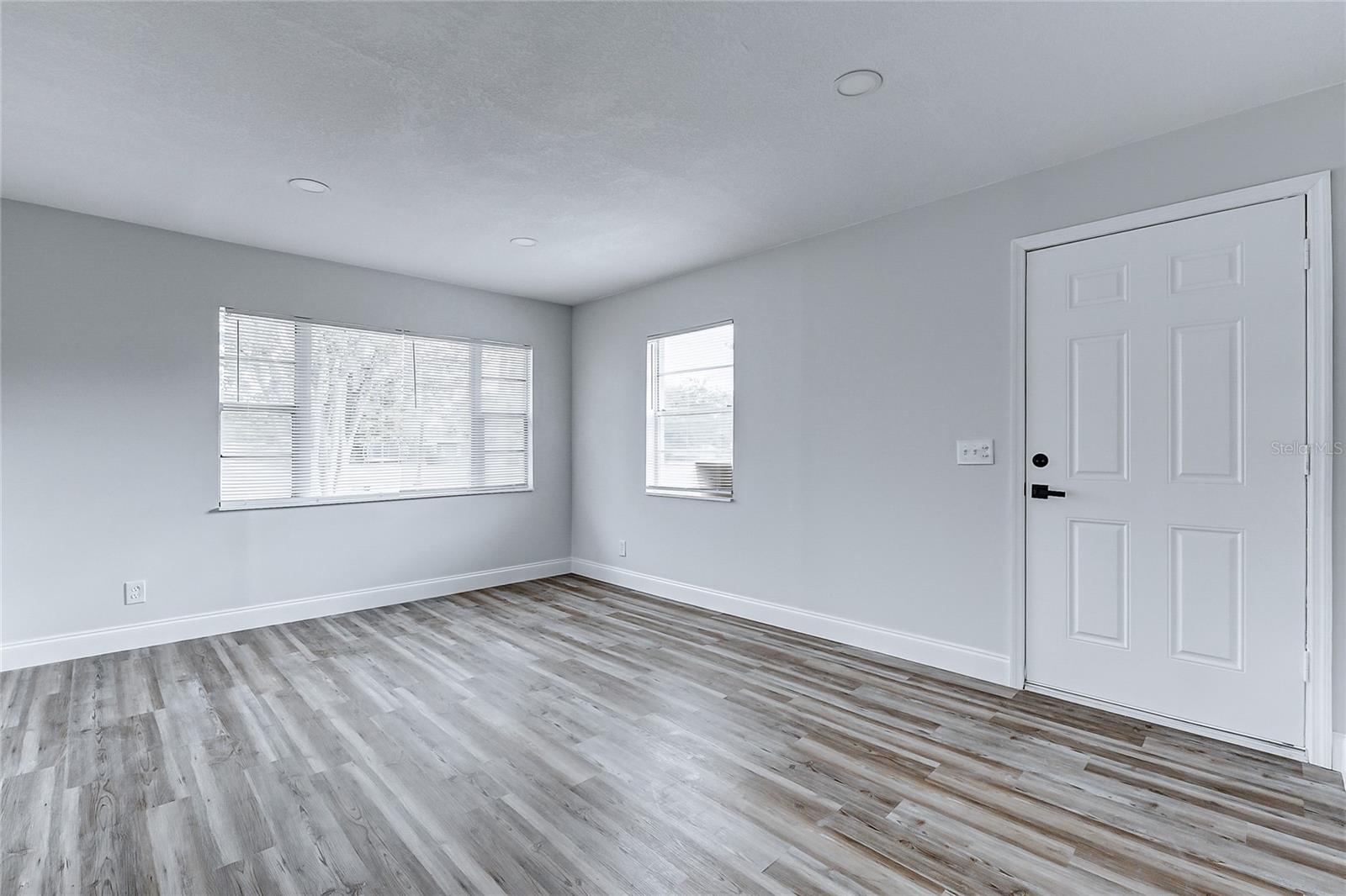 Image 21 of 24 For 1928 3rd Street Ne
