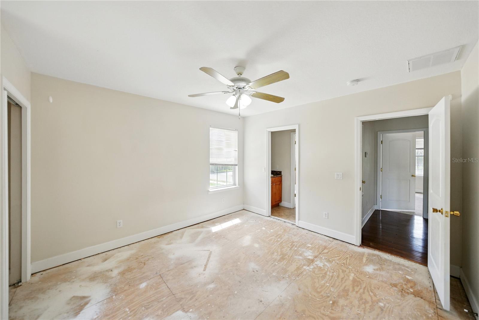 Image 32 of 48 For 134 Hickory Drive
