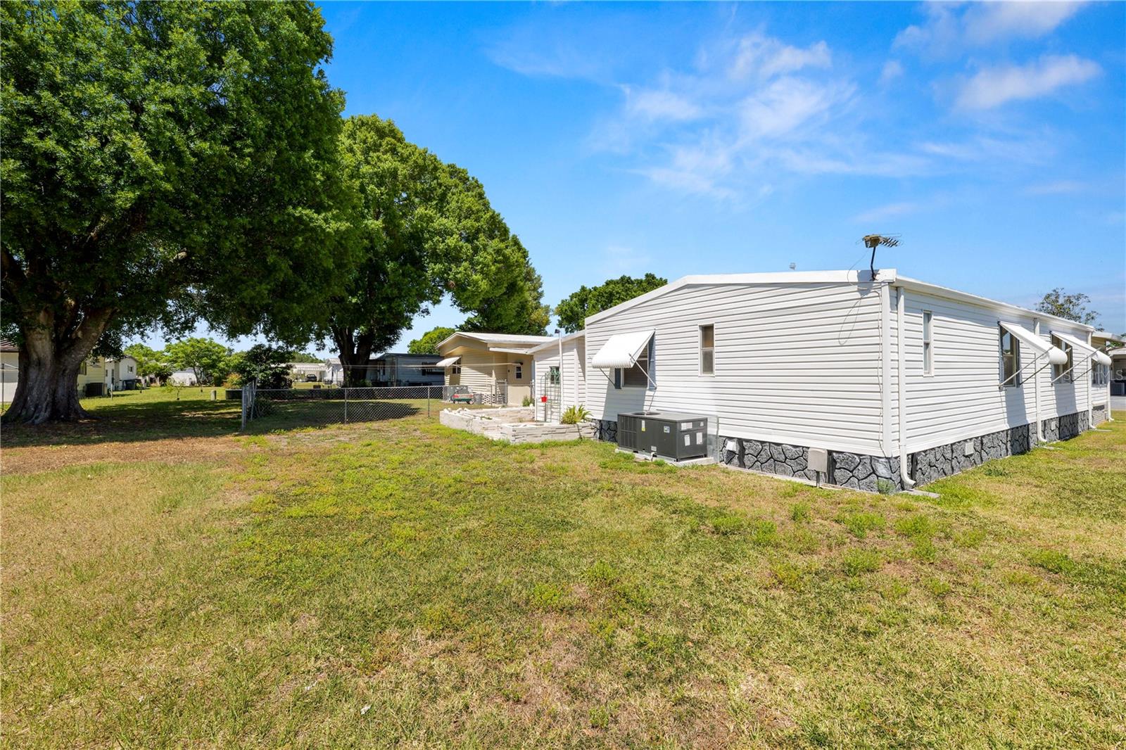 Image 29 of 33 For 1610 Reynolds Road 166