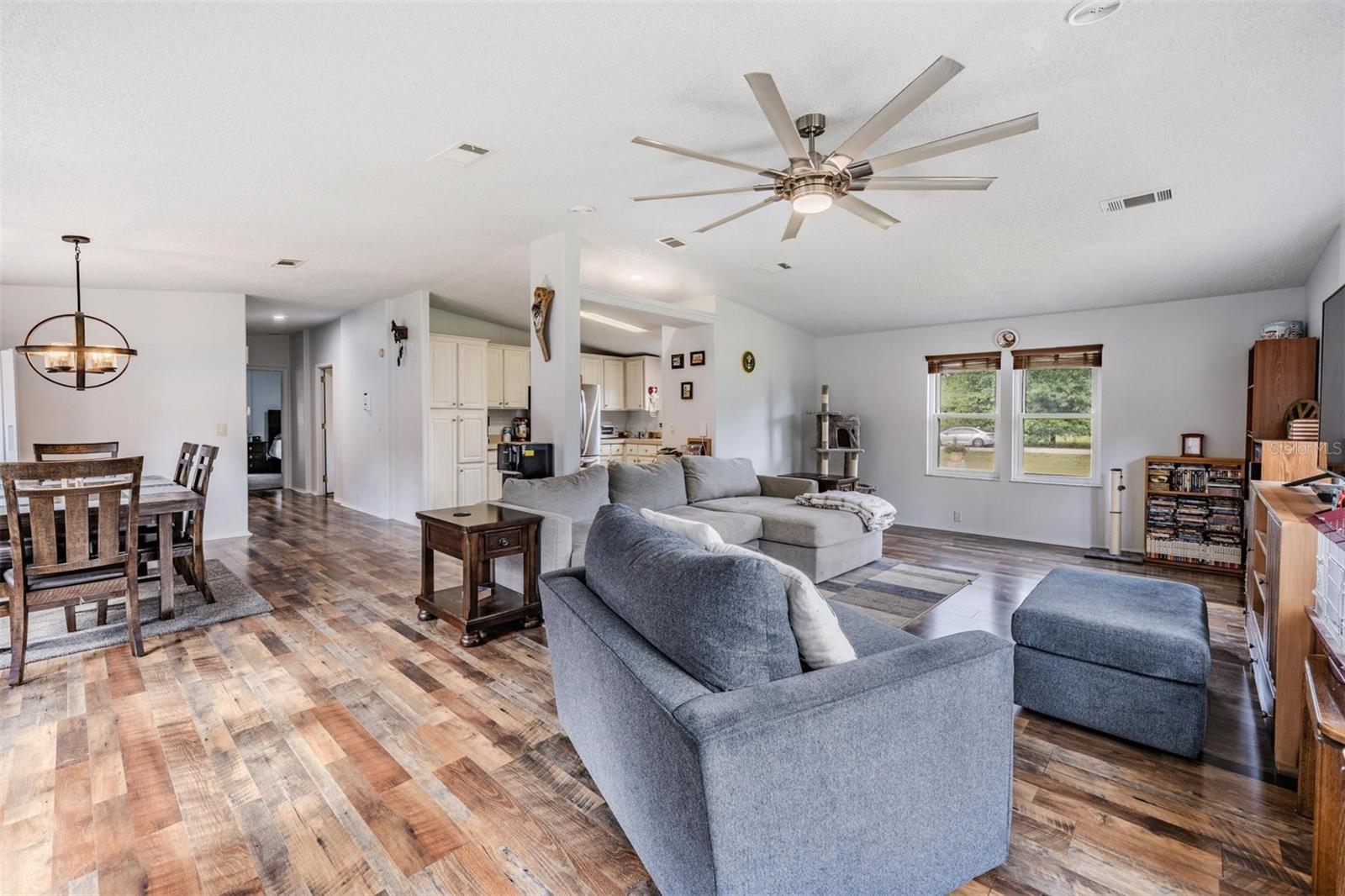 Image 5 of 34 For 7011 Tall Pine Road