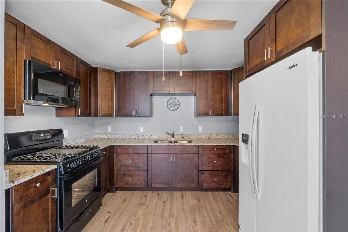 Image 3 of 44 For 825 Clermont Avenue
