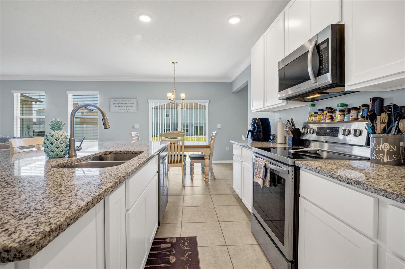 Image 14 of 52 For 871 Fillmore Court