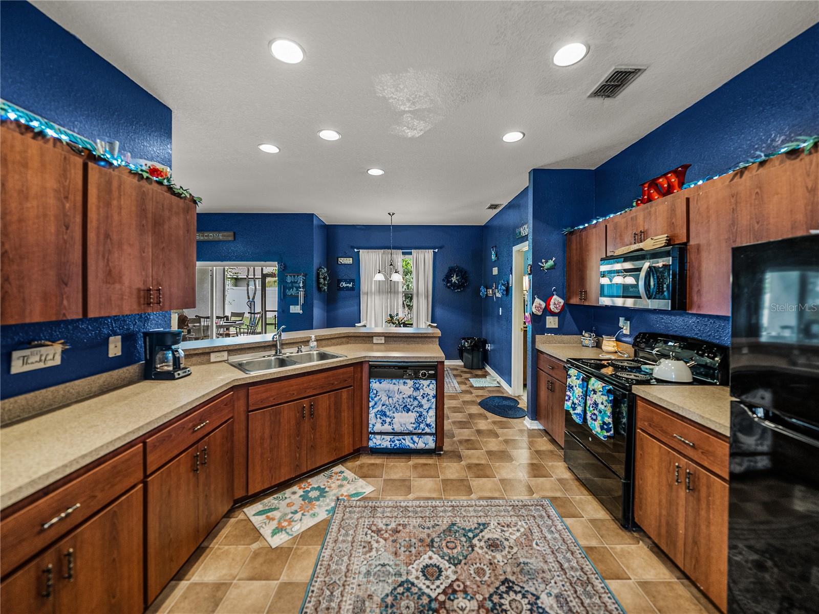Image 24 of 54 For 2033 Normandy Heights Drive