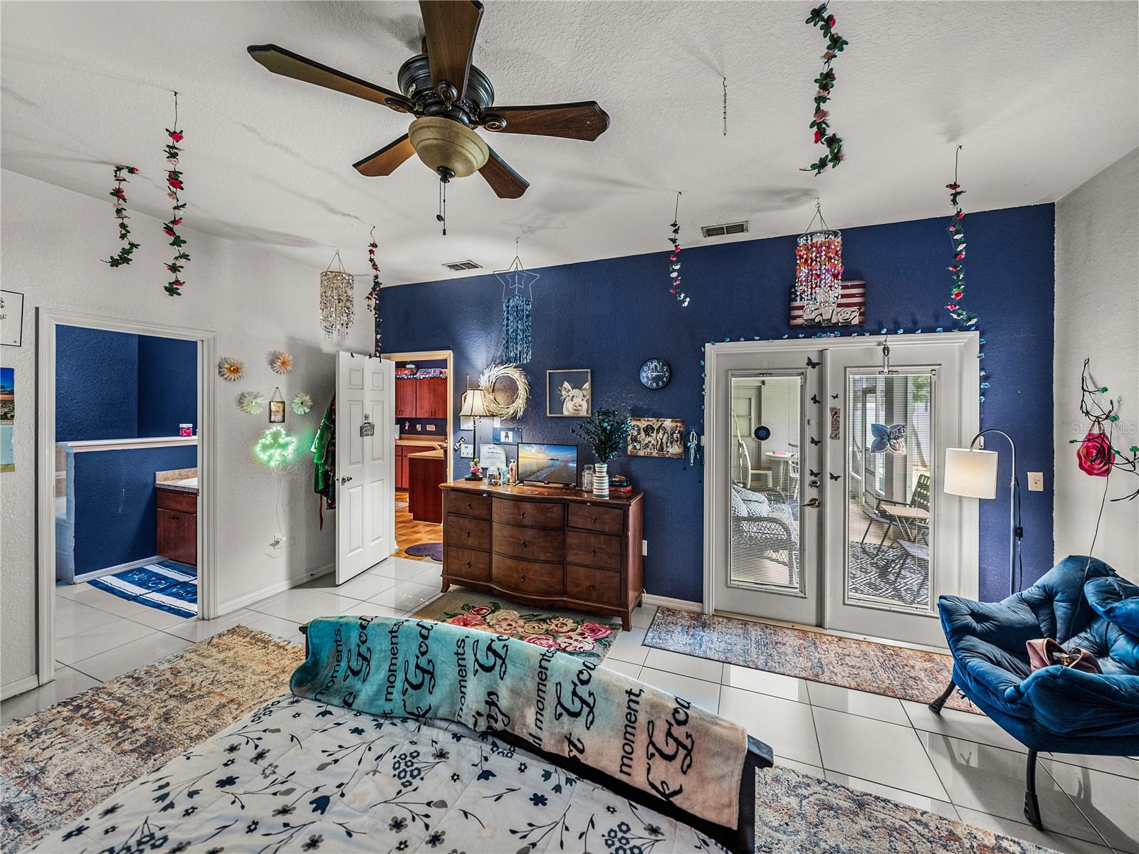 Image 31 of 54 For 2033 Normandy Heights Drive