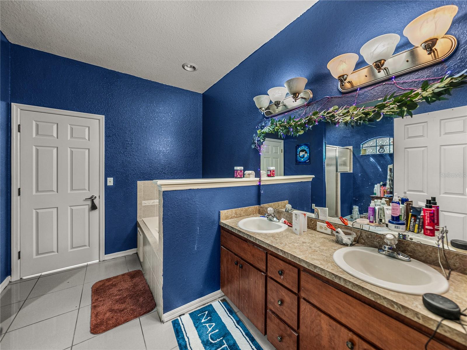 Image 32 of 54 For 2033 Normandy Heights Drive