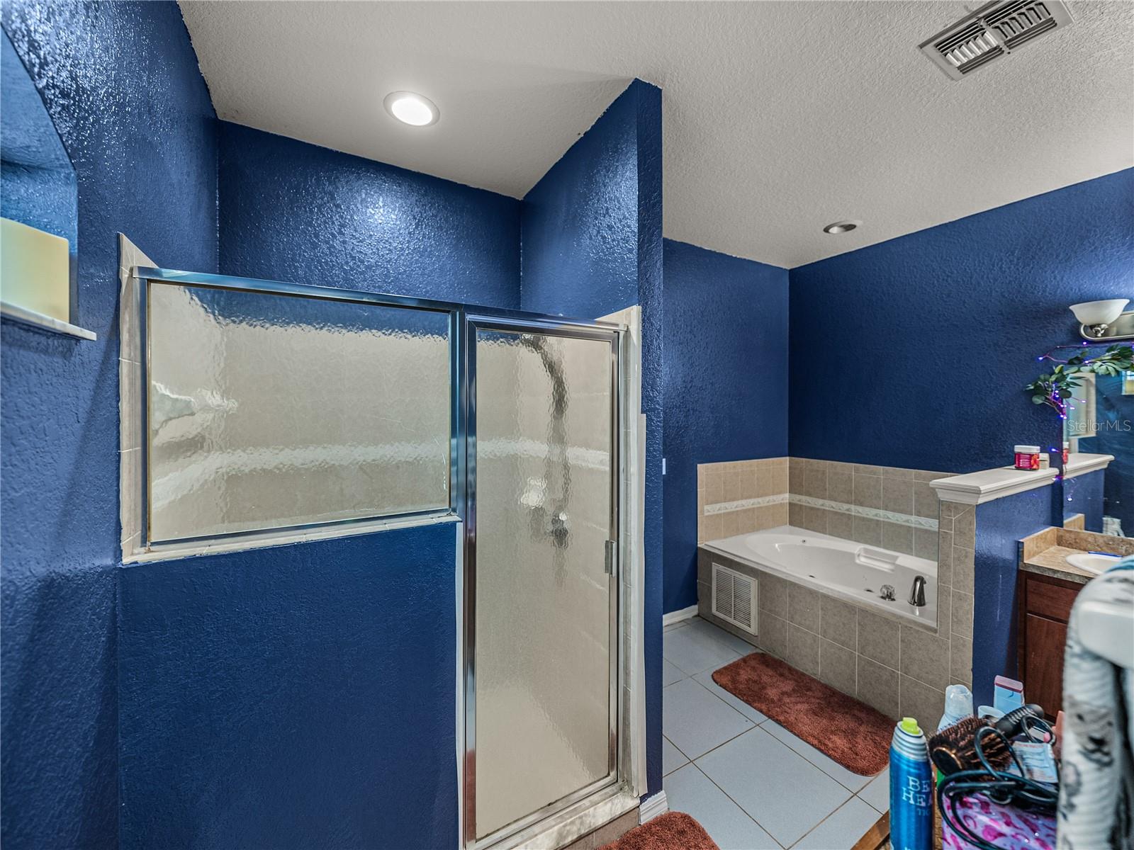 Image 37 of 54 For 2033 Normandy Heights Drive