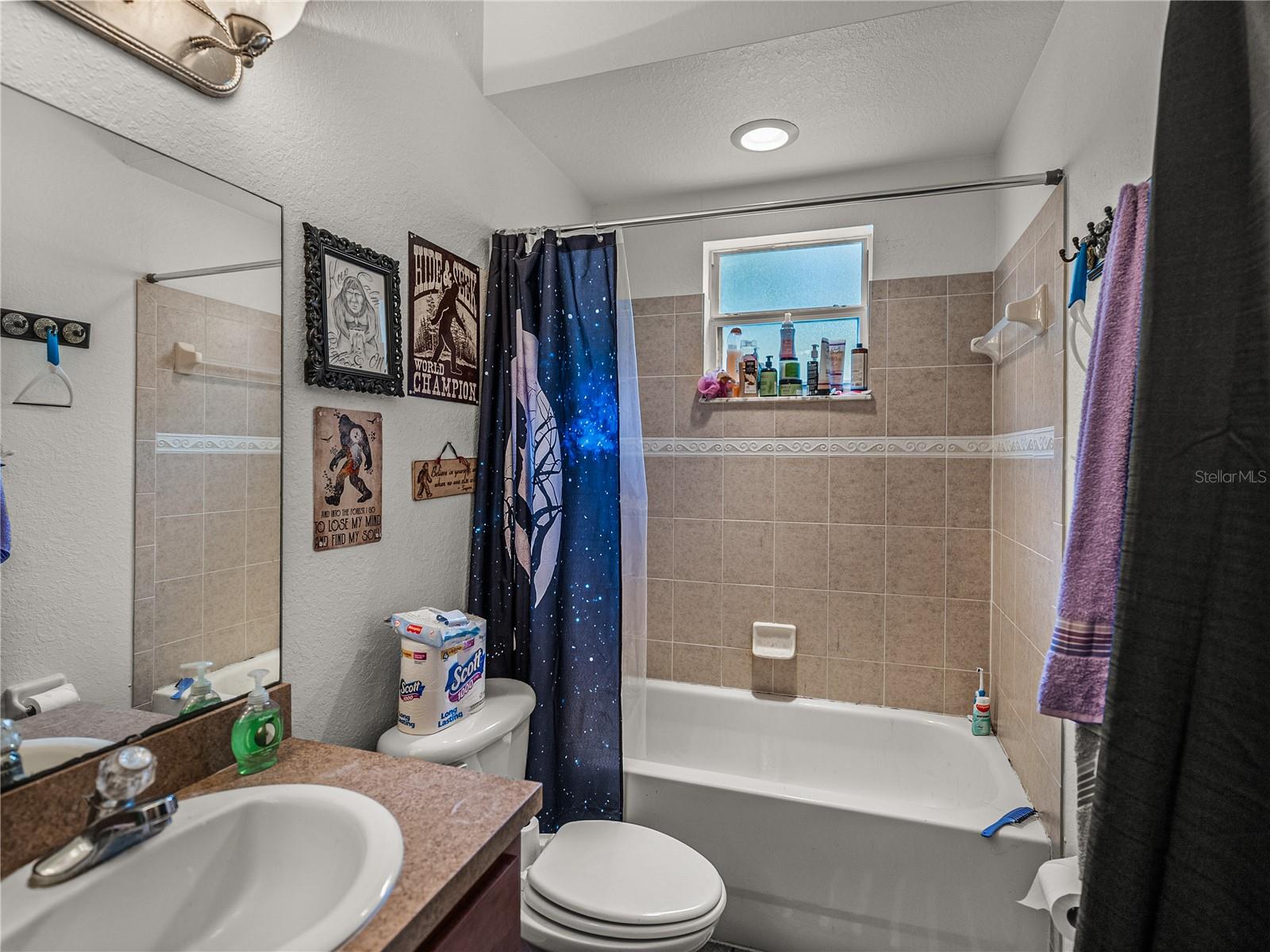 Image 39 of 54 For 2033 Normandy Heights Drive