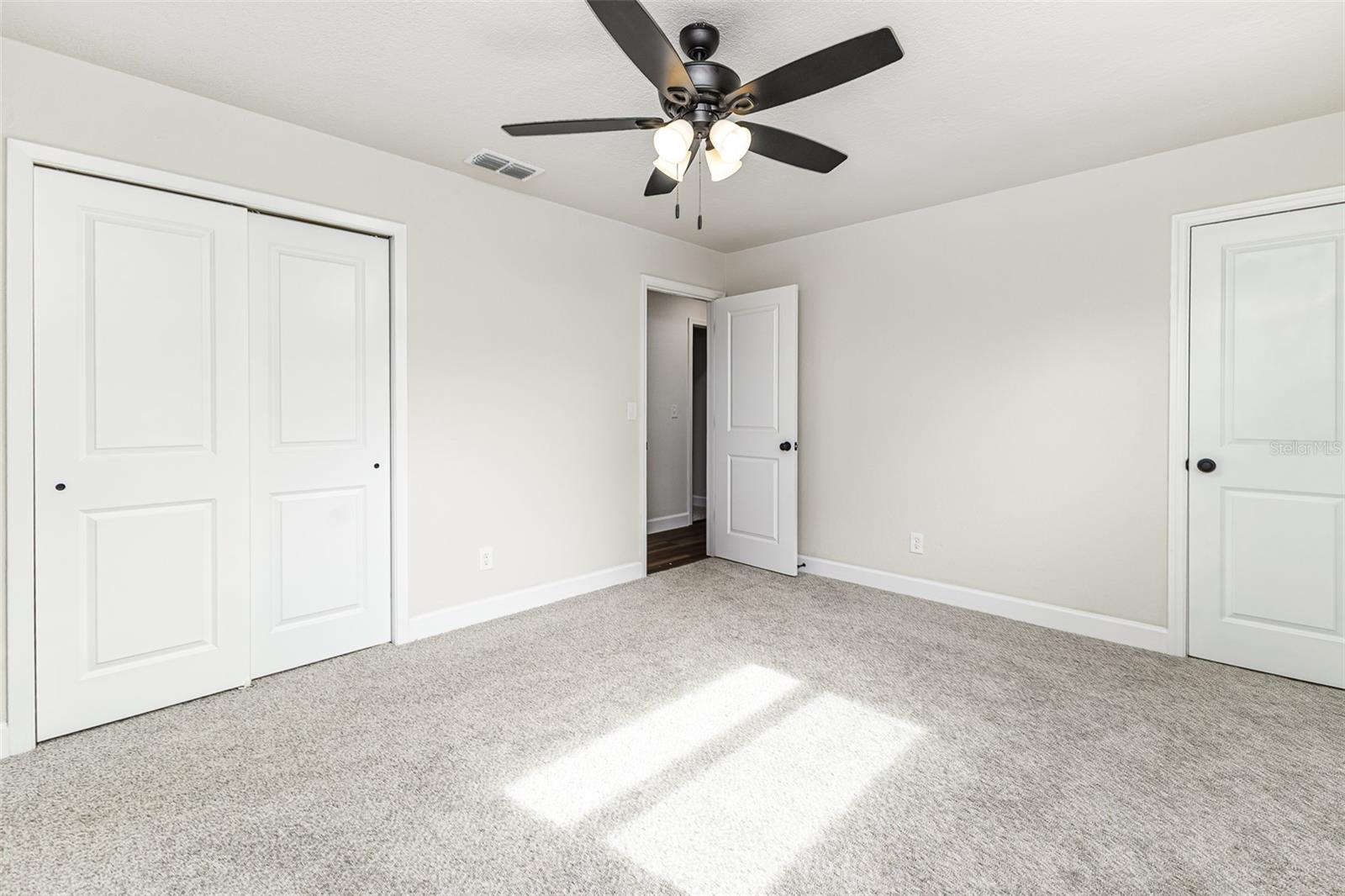 Image 14 of 26 For 637 Carey Place