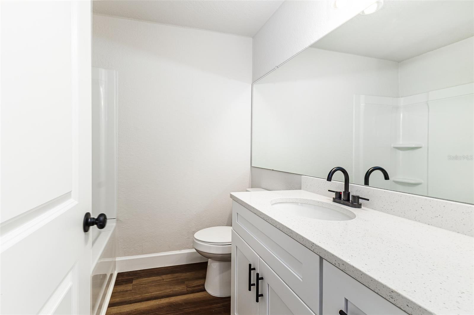 Image 18 of 26 For 637 Carey Place