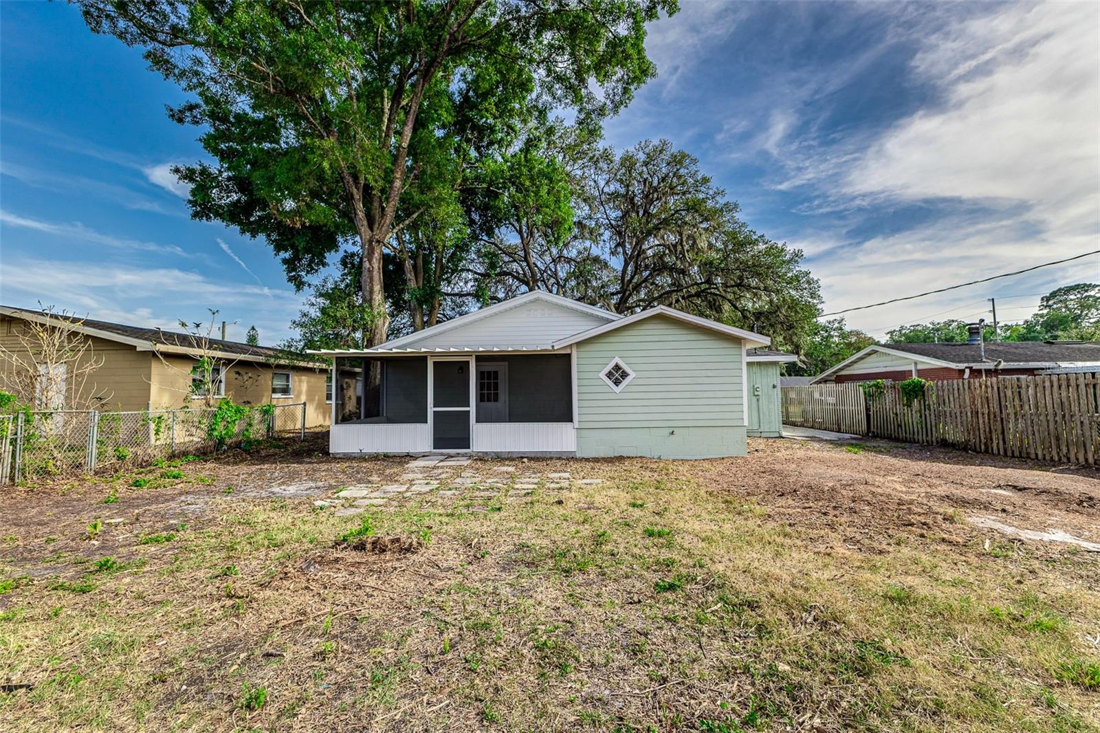 Image 19 of 26 For 637 Carey Place