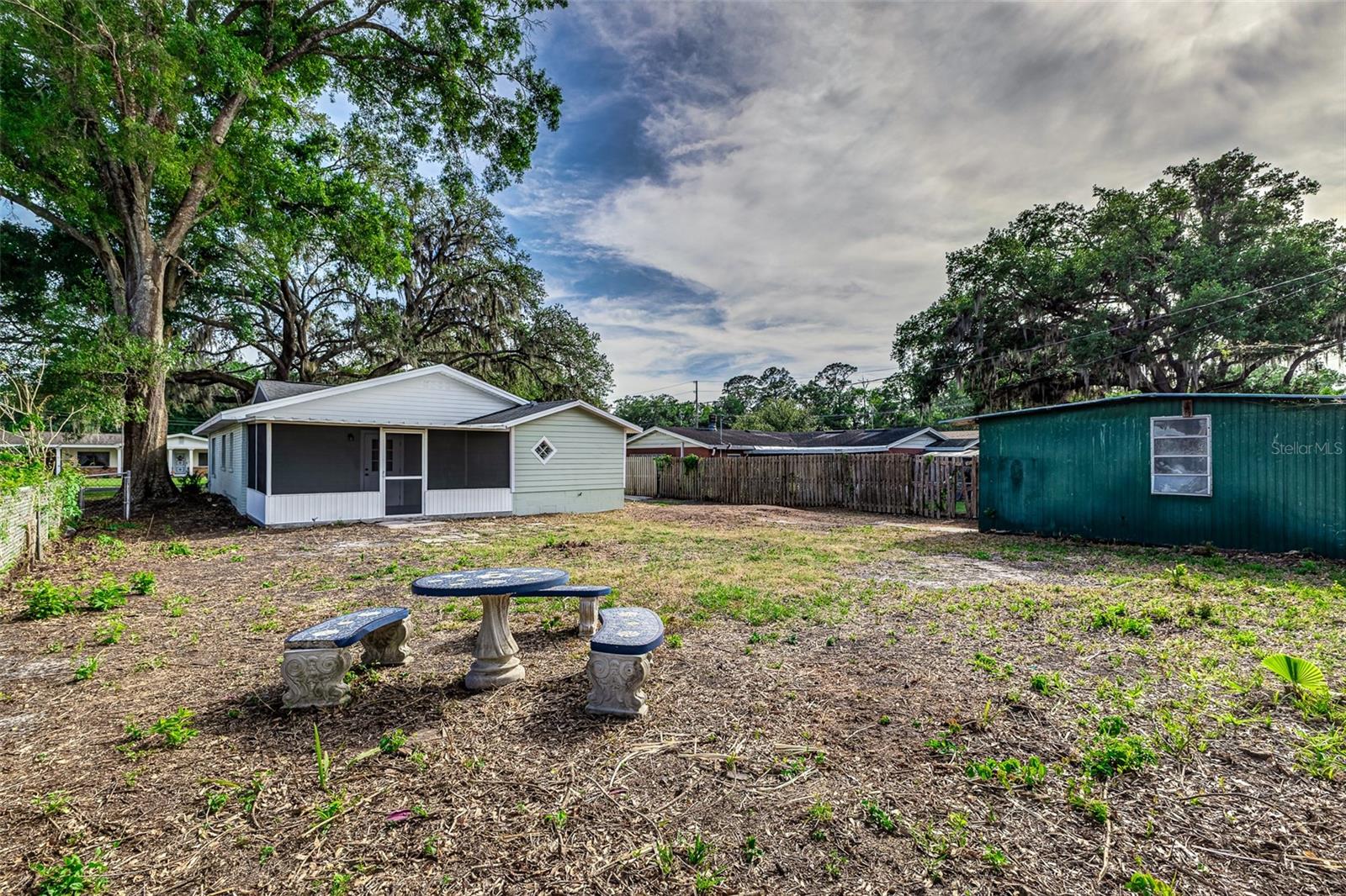 Image 23 of 26 For 637 Carey Place