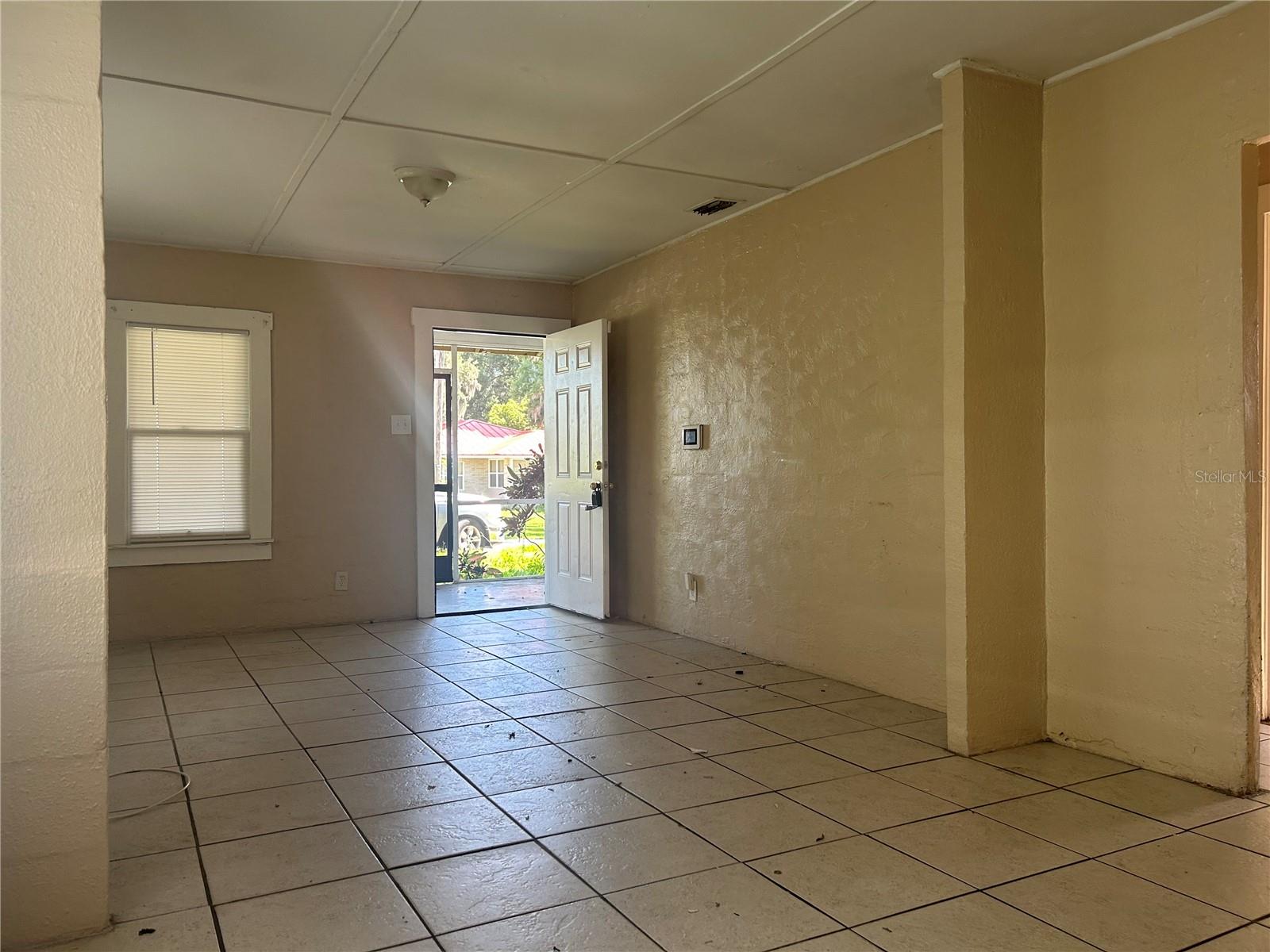 Image 8 of 17 For 711 Valencia Street