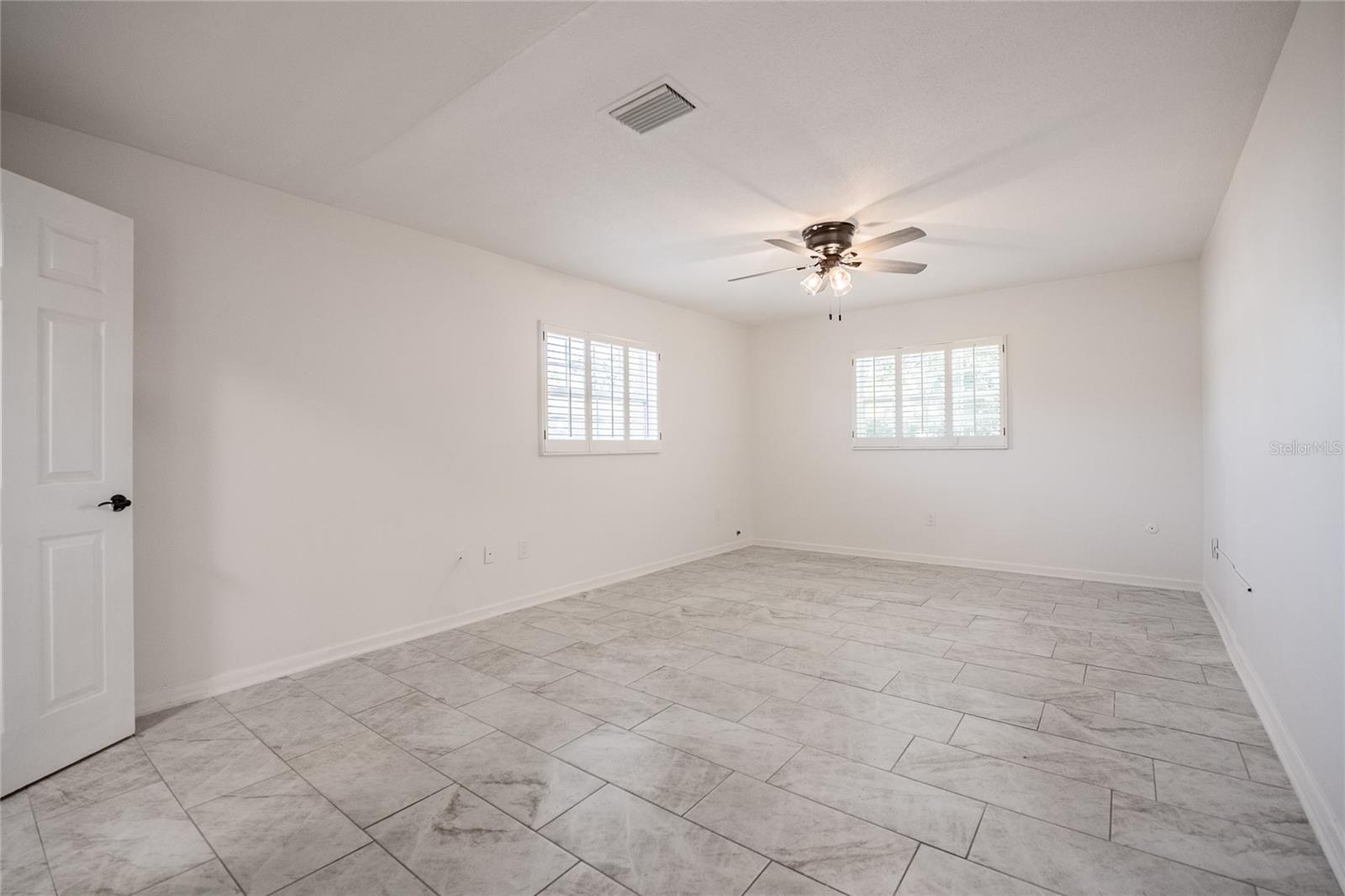 Image 13 of 44 For 3880 Cleveland Heights Boulevard
