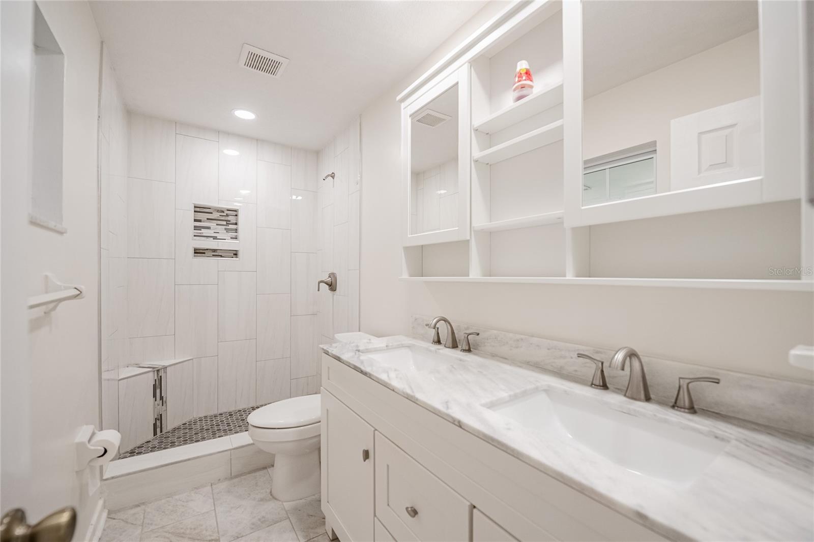 Image 15 of 44 For 3880 Cleveland Heights Boulevard