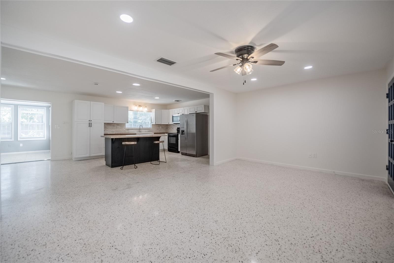 Image 9 of 44 For 3880 Cleveland Heights Boulevard